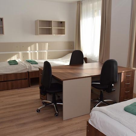 Marothi Kollegium Albergue Debrecen Exterior foto
