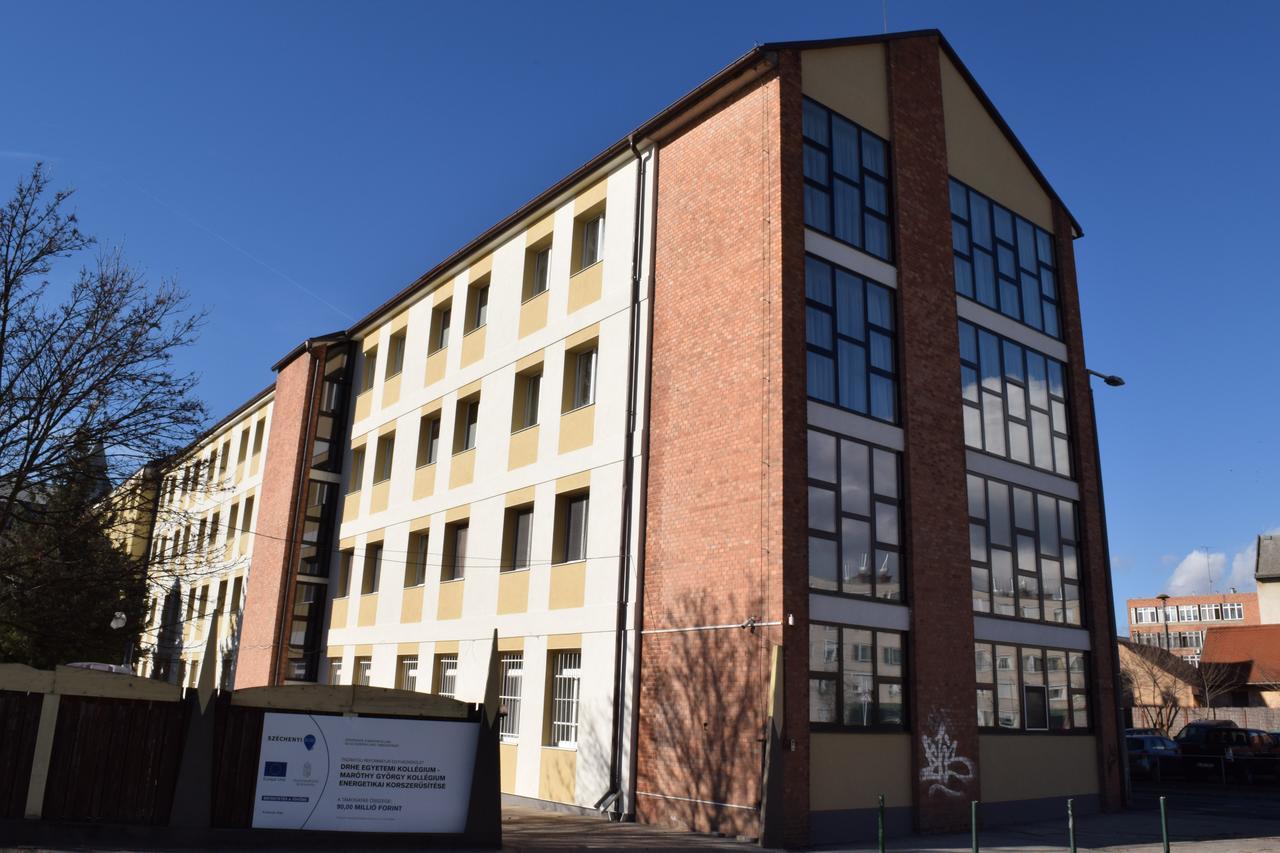 Marothi Kollegium Albergue Debrecen Exterior foto